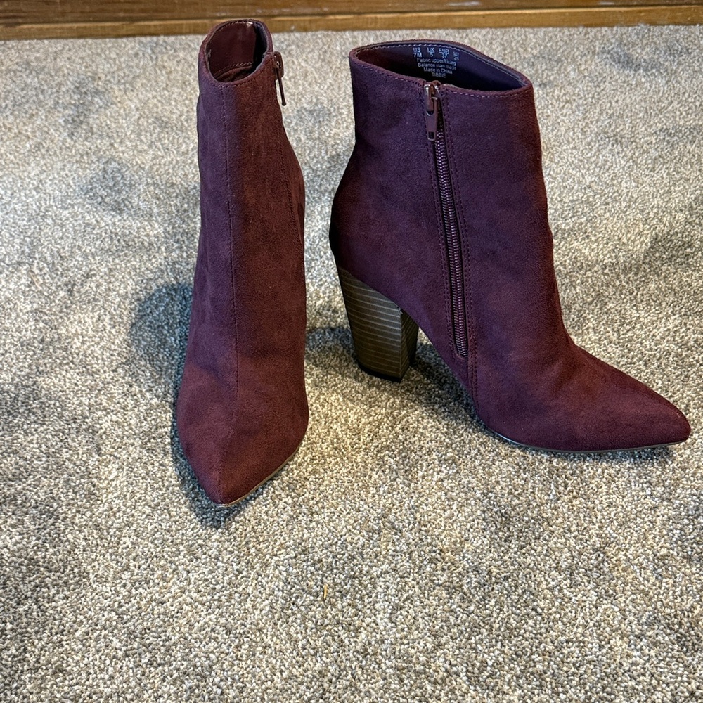 Carlos “Tibbie” Ankle Boots Size 7